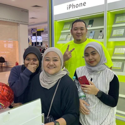 Bought iPhone 11 Pro Max from 3cat Parit Bundar store